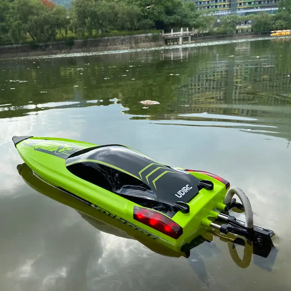 22.8 Inches UDI R/C UDI018 Large RC Speed Boat Sportsman Specialty Products