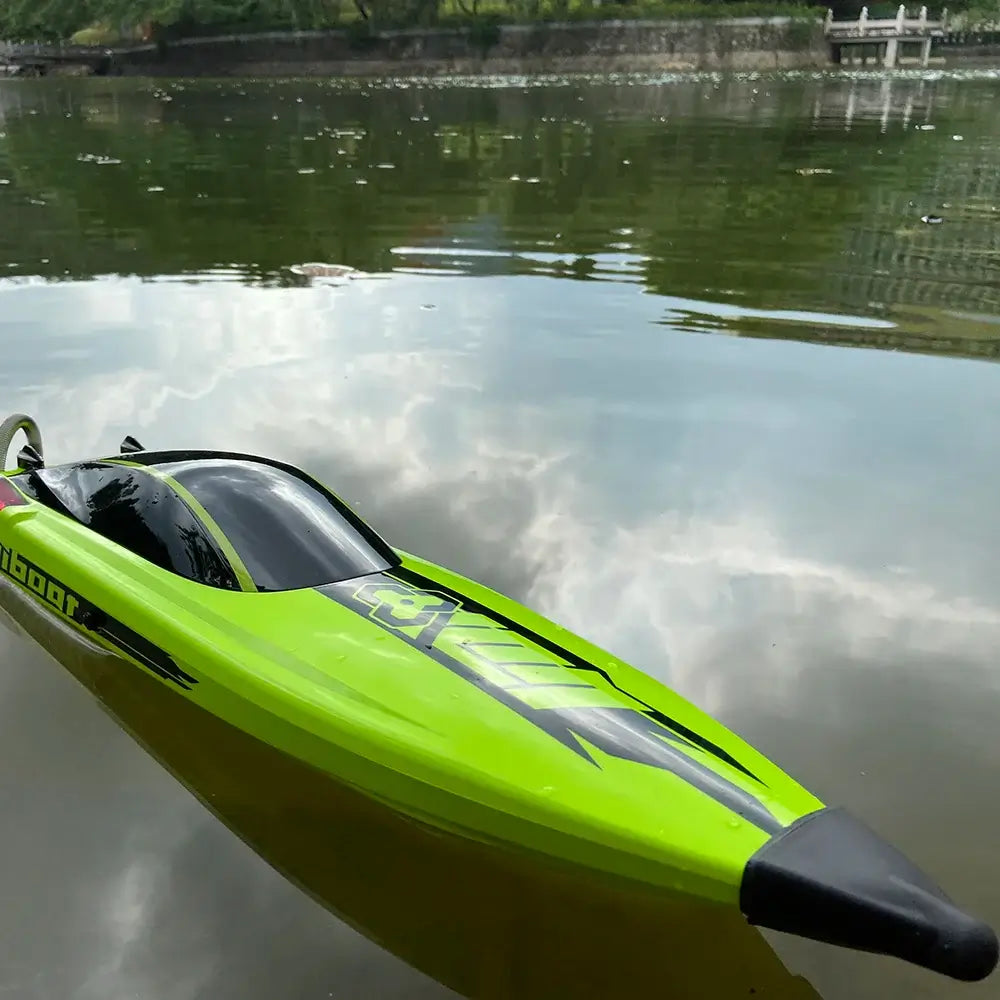 22.8 Inches UDI R/C UDI018 Large RC Speed Boat Sportsman Specialty Products