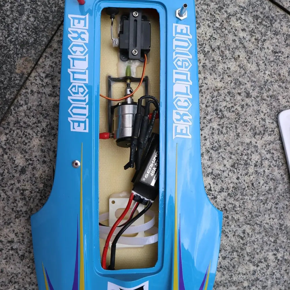 DT M380 Lightning Fiberglass Brushless RC Boat/ Catamaran with Motor Sportsman Specialty Products