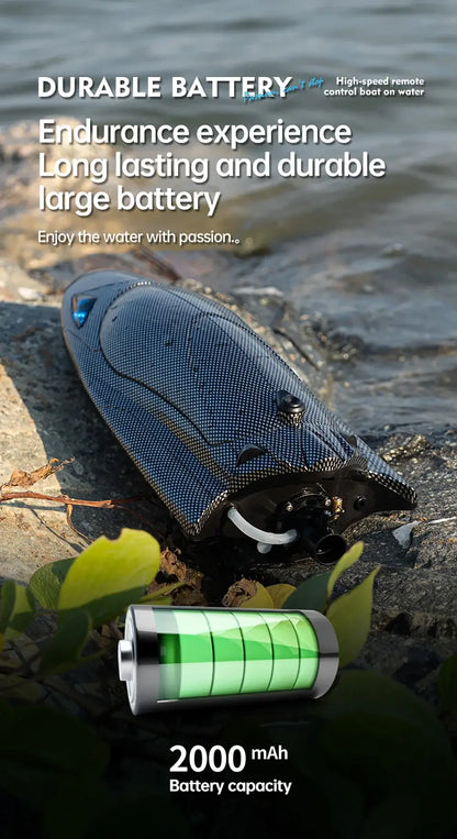 Turbojet Speedboat 40KMh with durable battery and 2000 mAh capacity for long-lasting water enjoyment.