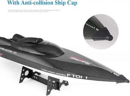 FT011 High Speed RC Boat 55km / h Brushless Motor Great Functions