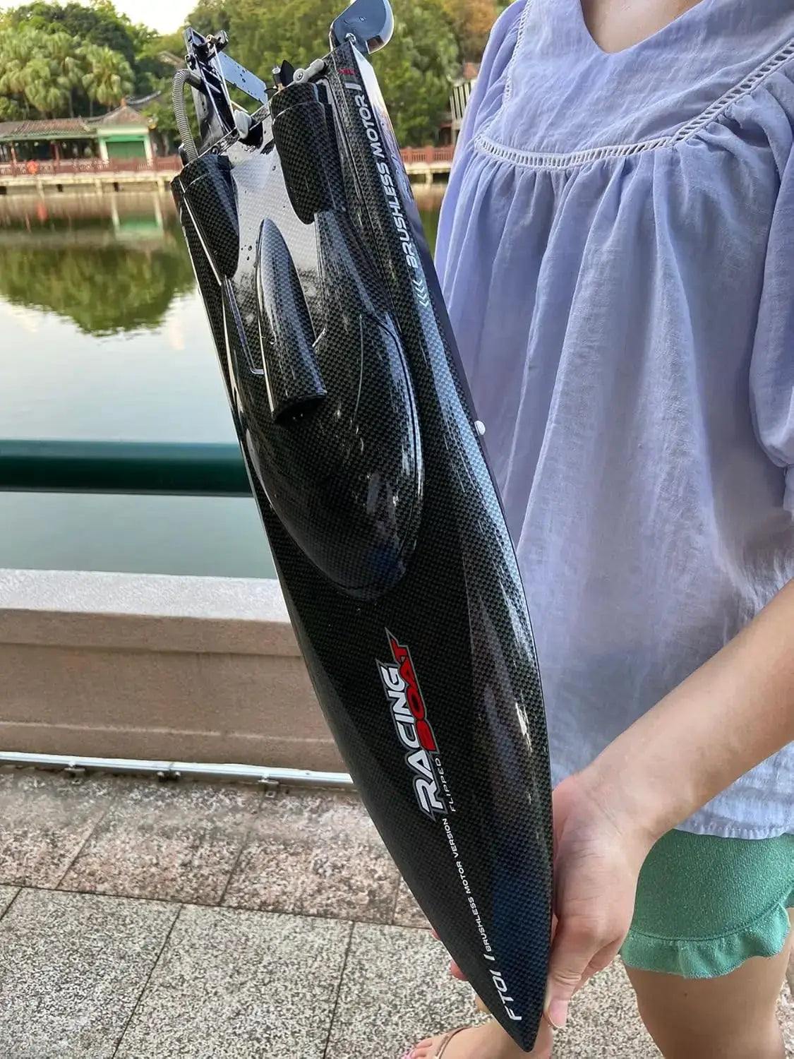 FT011 High Speed RC Boat 55km / h Brushless Motor Great Functions