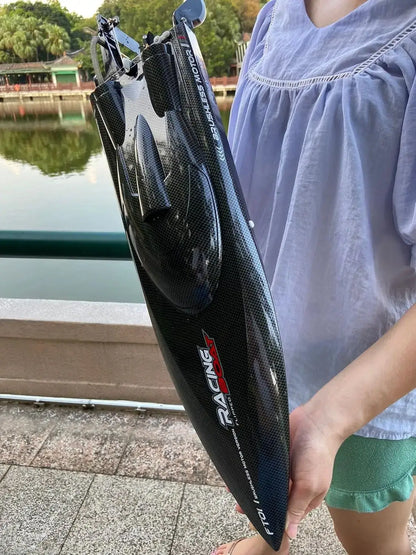 FT011 High Speed RC Boat 55km / h Brushless Motor Great Functions