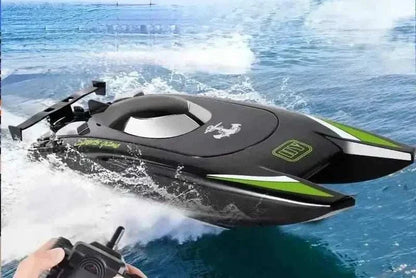 30Kmh Racing Boat remote-controlled high-speed RC boat with dual motors and waterproof design